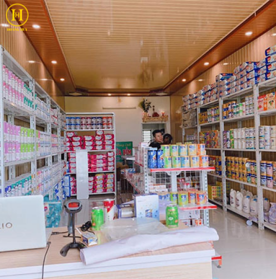 Giá kệ trưng bày cửa hàng sữa tại TPHCM